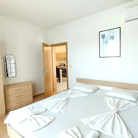 New Line Village Apartmán